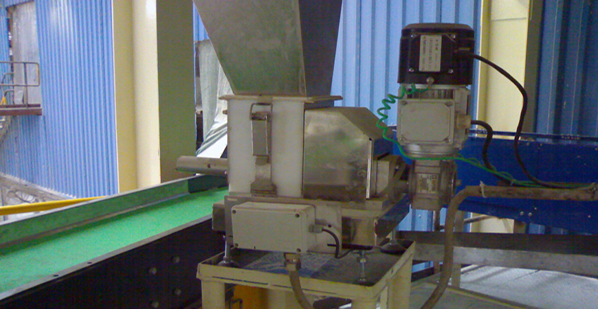 Loss-In-Weight Screw Feeders DCC - 2